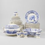 548698 Dinner set